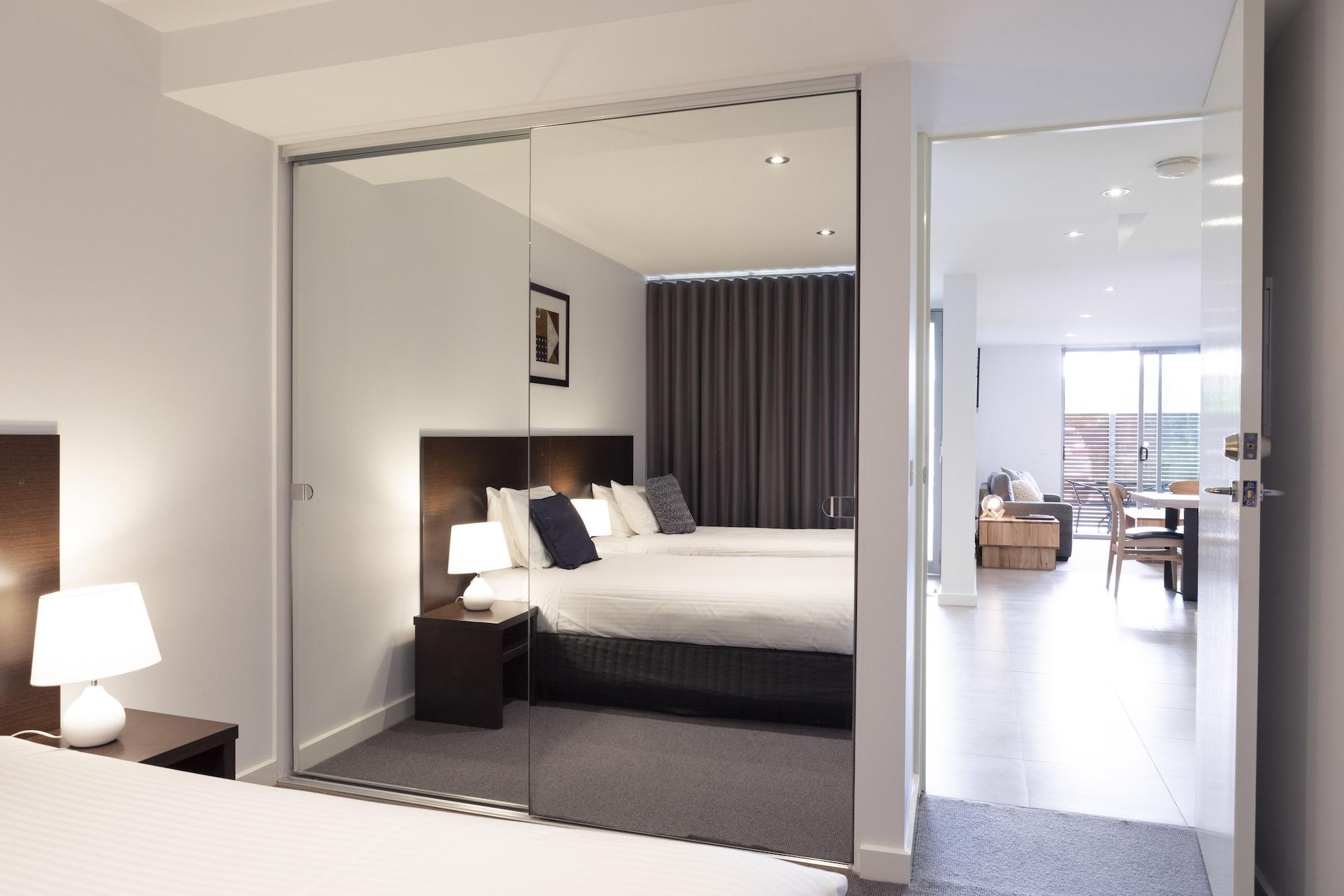 เดอะ ดอลฟิน อพาร์ตเมนท์ Aparthotel อะพอลโลเบย์ ภายนอก รูปภาพ